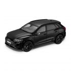 Miniature Audi Q8 E-TRON Noir 1/18
